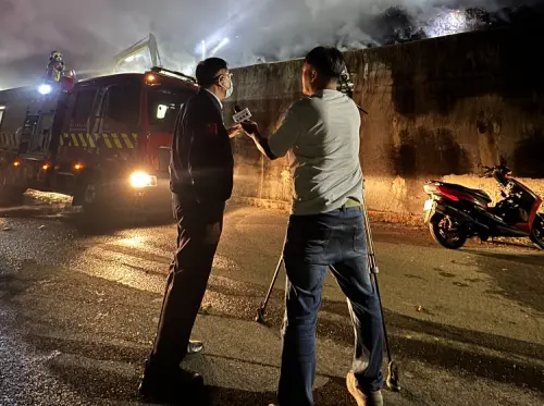 城西掩埋場火警　黃偉哲趕赴現場啟動監控
