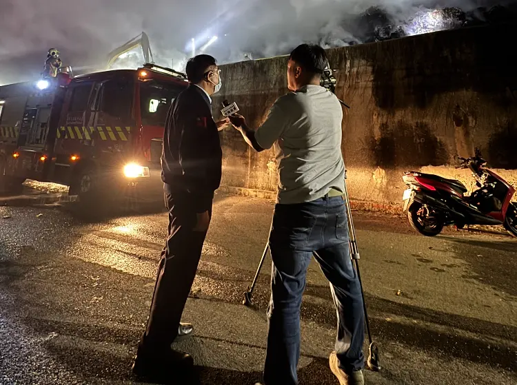 城西掩埋場火警 黃偉哲趕赴現場啟動監控