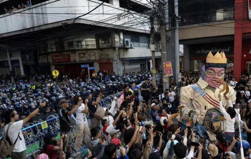 菲律賓反腐示威擴大　民眾怒吼千億防洪醜聞要求小馬可仕下台負責