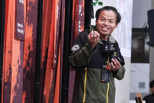 ▲曾挑戰八千公尺高峰的台灣登山家呂忠翰，以「理解世界的樣貌就是探險」為題分享經歷。（圖／記者朱永強攝）