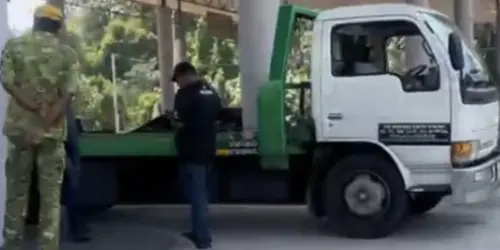 泰國批准15輛大馬拖車入境救災　合艾洪水重創車輛拖運難度倍增
