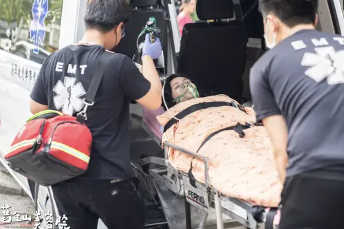 陳孝萱劇中心臟病送醫！連晨翔見媽被扛上救護車淚崩：我要陪著她
