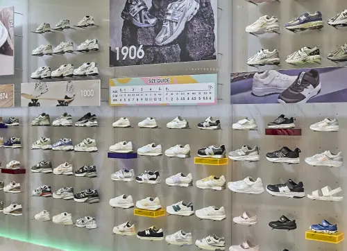 ▲New Balance之所以能夠紅遍全球，得歸功於其復古設計鞋款，儘管設計低調卻帶起潮流，火紅程度更讓New Balance奪得國外鞋類雜誌媒體Hartcopy評比「2024年球鞋品牌」排行榜第4名。（圖／New Balance臉書）