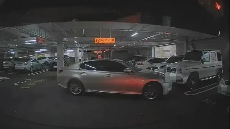 毒駕開進台中好市多！停車場撞柱又撞3車 他急喊「快走」秒挨撞