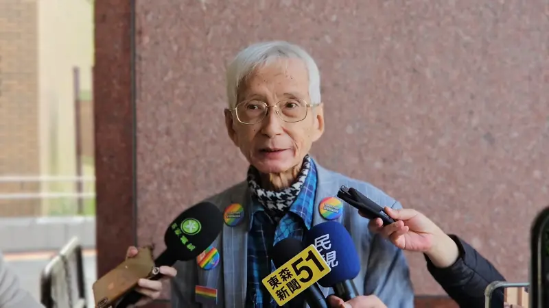 ▲祈家威認為跨性別者登記性別變更須強制手術,已嚴重侵害人權,內政部長應作為卻不作為涉嫌瀆職。(圖/記者劉松霖攝)