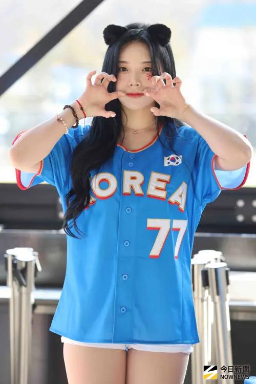 ▲統一獅「Mimi」趙娟週也在此次韓國國家隊應援團名單中，不少南部球迷為了她特地飛往北海道。（圖／讀者提供）