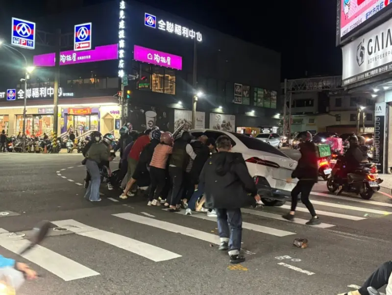 新竹城隍廟17歲男遭砍！共犯竟有現役軍人、2聲押1交保