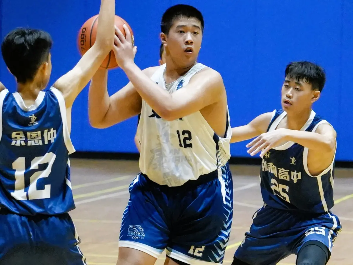 U19籃球聯盟／從不講話只聊Line到團結一心！安康用拚勁贏得讚賞