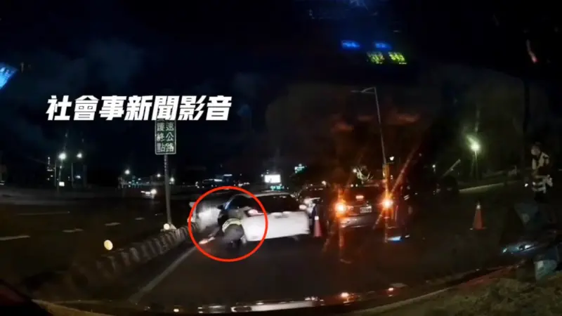 超扯！租賃車亂報身分「拒檢加速狂逃」員警險被輾　倒地畫面曝光