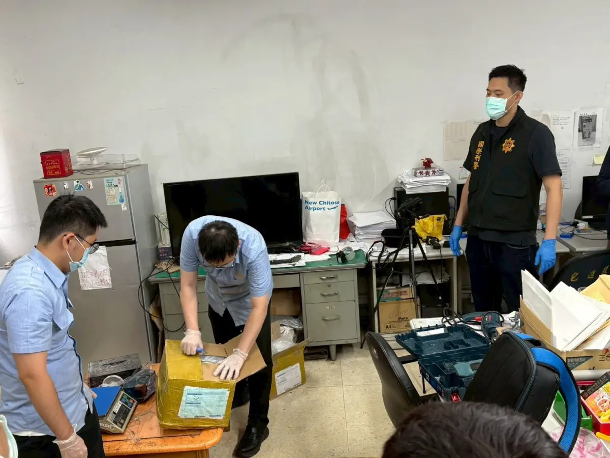 ▲刑事局接獲情資稱越南、寮國近期查獲多起海洛因走私案件，且用「藝術燈」名義報關。（圖／翻攝畫面）