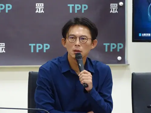 李有宜受「冷暴力」退黨？黃國昌稱「真不知」：祝福早日完成學業
