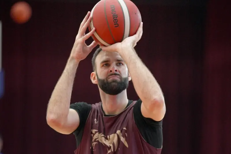 PLG／台鋼獵鷹補強內線戰力　 213公分立陶宛籍中鋒貝納師加盟