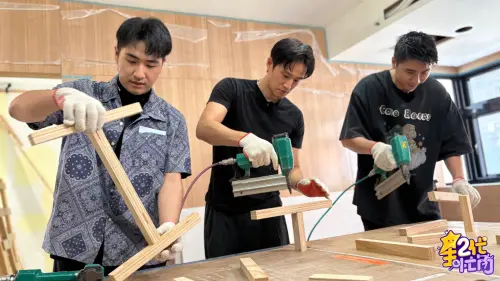 ▲▲《Yahoo星二代很忙內》鹿希派（圖左）與徐新洋（圖中）挑戰一日裝修工人，製作單位特地找來同樣是星二代的好友胡釋安（圖右）前來助陣。（圖／Yahoo星二代很忙內提供）