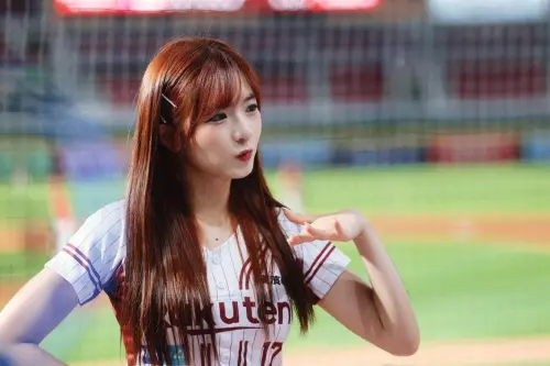 樂天女孩笑笑出車禍！認了邊化妝邊開車　慘痛代價曝光
