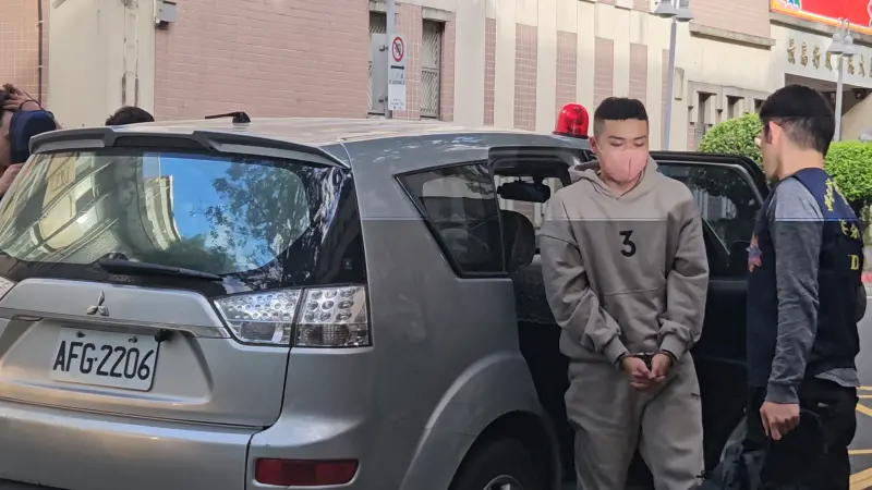 「南萬華教父」義子斷仇家腳筋　與共犯移送穿同款陳冠希潮牌帽T