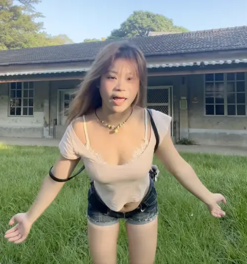 領完普發1萬「嗆台灣人」！中配若瑜道歉了：去留請由政府定奪
