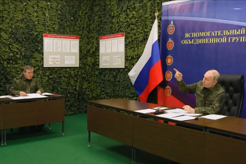 ▲蒲亭搶在這時刻高調視察前線宣布戰果,被認為是搶先釋放出無意在和平方案中妥協的訊號。(圖/美聯社/達志影像)