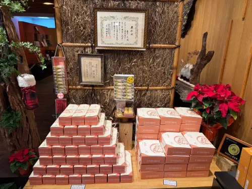 ▲台中百年餅舖陳允寶泉支援香港火災救援，今日宣布12月3日起三天舉行義賣，自由路總店全品項營收全數捐贈。（圖／業者提供）