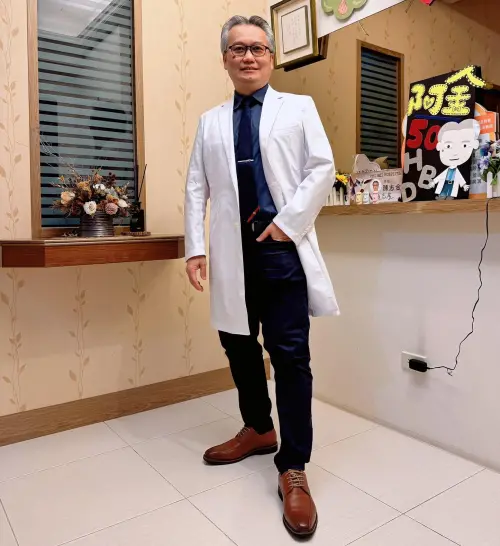 ▲陳志金醫師曾多次提醒「舊瓶再利用」存在誤食之風險，同時也公布三大原則避免危險發生。（圖／Icu醫生陳志金臉書）