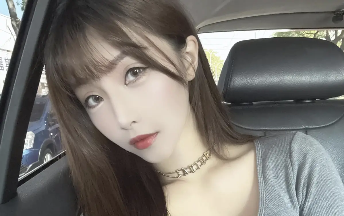 林倪安偷吃人夫有端倪？以非眷屬身分進東京巨蛋 拿獎牌擺拍挨轟