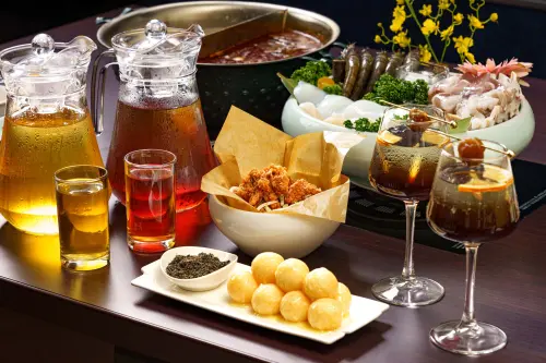 ▲ 鼎王開設長安東路新分店，並有各式茶飲與調酒等獨家菜色。（圖／鼎王提供www.tripodking.com.tw/）