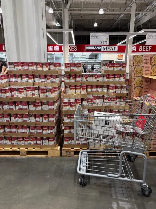 ▲網友分享好市多「蛤蜊濃湯」特價，一組3罐現省80元。（圖／Costco好市多 商品經驗老實說臉書）