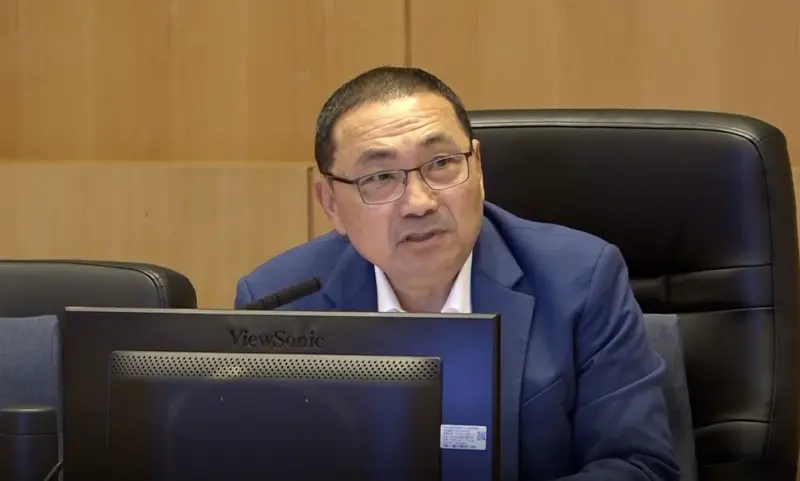 ▲新北市長侯友宜提及，他特別請區公所開專責窗口，也開了線上受理補償申請，確保市民、店家權益。（圖／新北市政府提供）