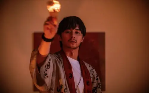 ▲張軒睿在《泥娃娃》一改陽光形象， 扮演驅魔師，表現頗受到好評，被視為片中的亮點。（圖／天予電影提供）