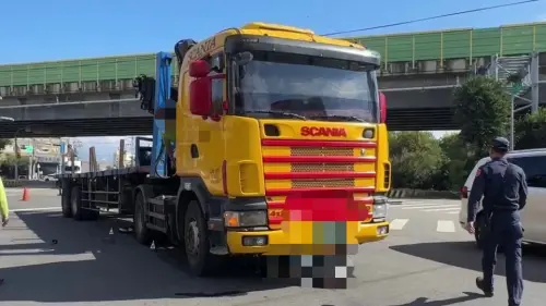 快訊／台中死亡車禍！女騎士擦撞聯結車捲車底　「屍首分離」慘死
