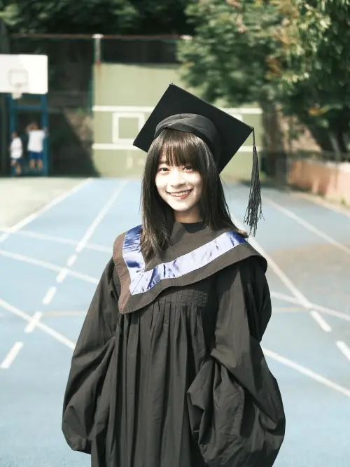 ▲許莉廷文化大學畢業照被讚「最美畢業生」。（圖／許莉廷IG@litingxuuu）