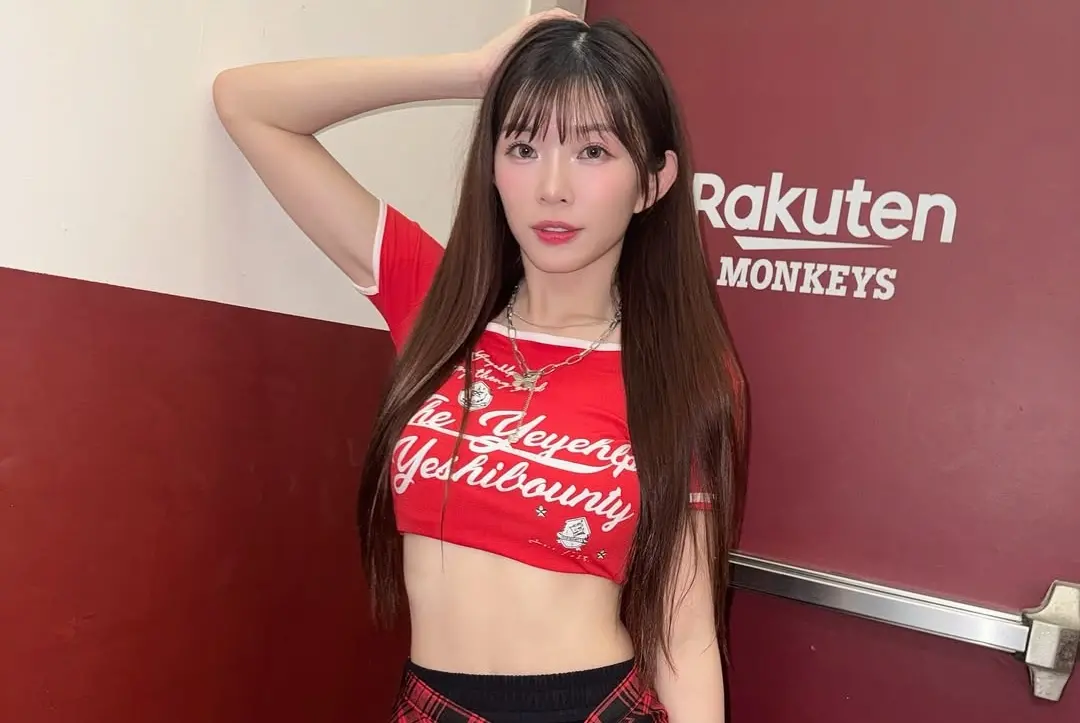 ▲樂天啦啦隊女神林穎樂昨（2）日在IG曬出打點滴的照片，身體亮起紅燈，讓她無奈嘆：「我太皮了」。（圖／林穎樂IG@ninalin1231）