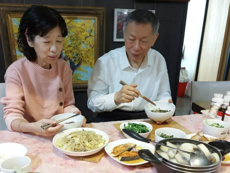 ▲陳佩琪嗆賴清德案底也不少，搞不好家中能搜出清涼照、women資料夾或其他驚人的東西也說不定。（圖／翻攝自陳佩琪臉書）