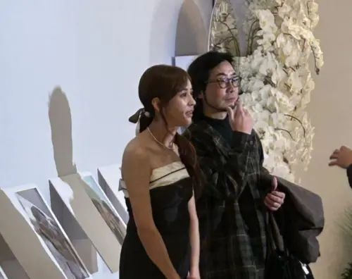 ▲陳意涵（左）跟老公一起出席許瑋甯的婚禮。（圖／記者李欣容攝）