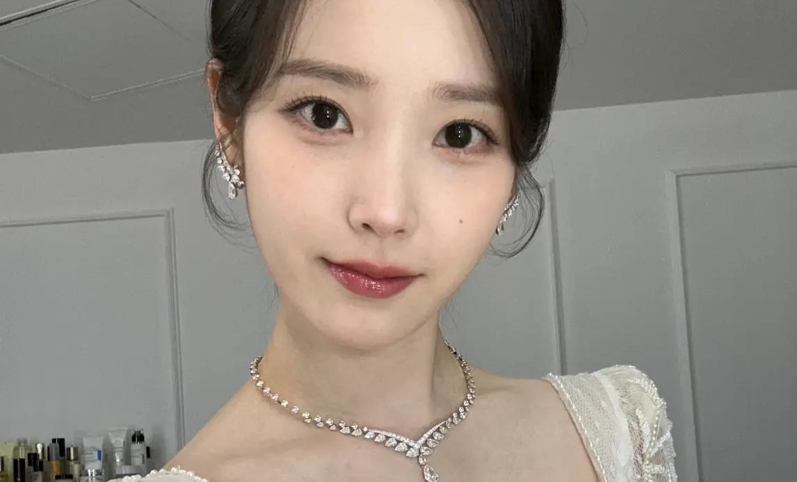 IU住蟑螂屋長大、只有高中學歷！靠自己活成富婆 身價飆到800億