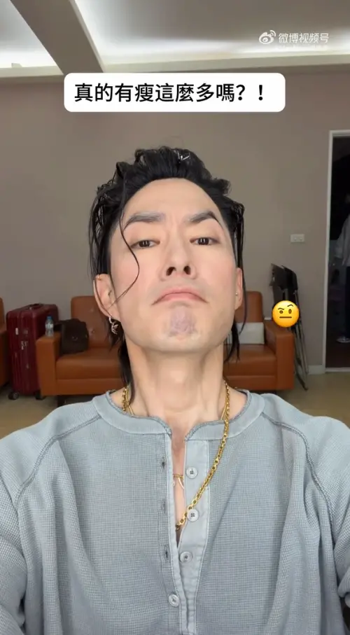 ▲吳建豪親自自拍影片回應暴瘦疑雲。（圖／吳建豪微博）