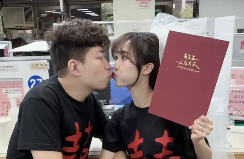Kiwi姐姐今登記結婚！計畫當媽不引退：想跟小孩一起錄《點點名》