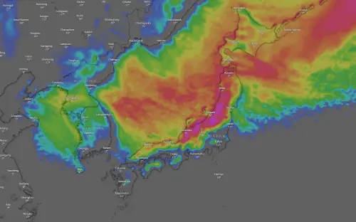 ▲氣象粉專「台灣颱風論壇｜天氣特急」指出，日本也受到冬季型氣壓增強及北陸地區上空強烈寒流影響，將開始出現降雪。（圖／台灣颱風論壇｜天氣特急）