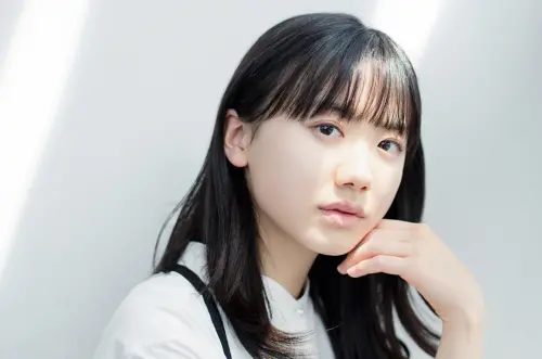 ▲《藥師少女的獨語》真人版，由蘆田愛菜（如圖）、野村康太飾演男女主角。（圖／翻攝自X）