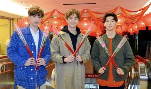 ▲許光漢（右起）、張軒睿疑似友情破裂，章廣辰選邊站挺許光漢，傳出在許瑋甯與邱澤的婚禮上，無視張軒睿與他打招呼。（圖／八大提供）