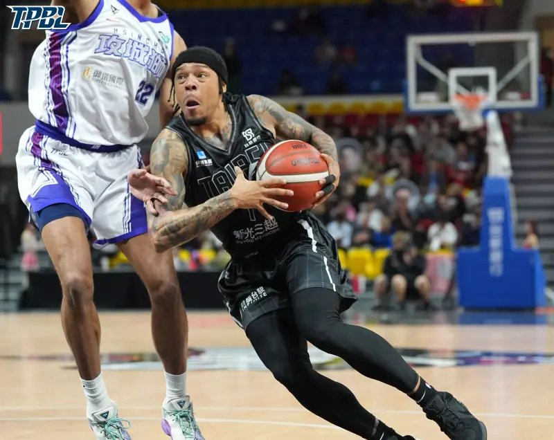 TPBL／神逆轉！洛夫頓「73秒7分」接管戰局　劉丞勳腳踝傷勢曝光