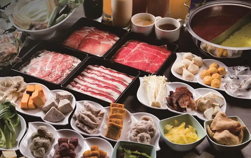 ▲「藍象廷」新竹巨城店迎接週年慶，推出「兩人同行一人免費」等優惠，將限定今（4）日以及12月5日、12月8日共有三天。（圖／翻攝藍象廷臉書www.facebook.com/lanxianting/）