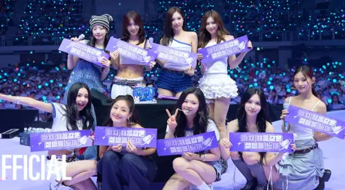 TWICE香港演唱會照辦！宣布捐100萬港幣賑災、第1天應援燈海取消
