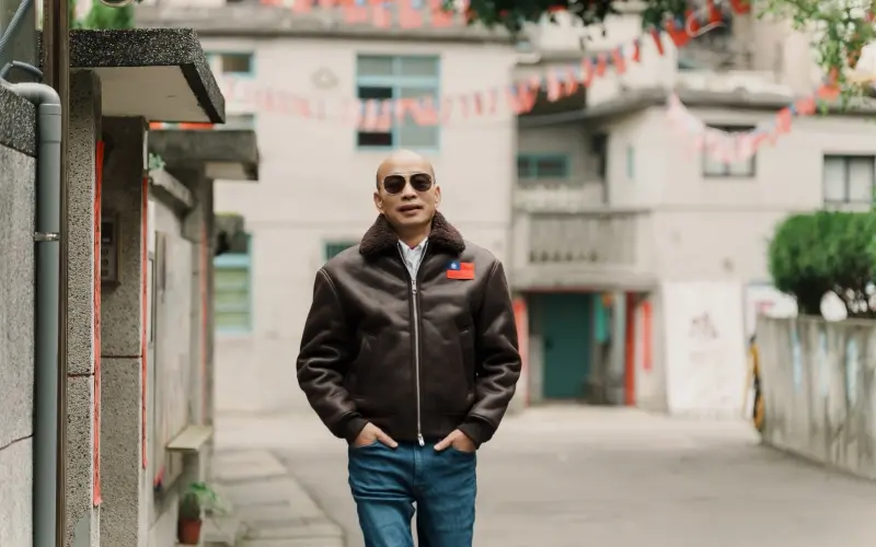 堪比愛豆明星！韓國瑜2026桌歷來了　變「恨帥潮」送限量親簽小卡