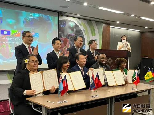 醫療影像大升級！台灣AI技術3分鐘生成彩色3D　4友邦簽署合作意向
