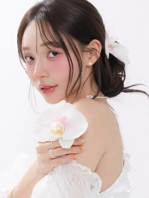 ▲林襄的IG大頭照換成該張半身美照。（圖／林襄 IG@95_mizuki）