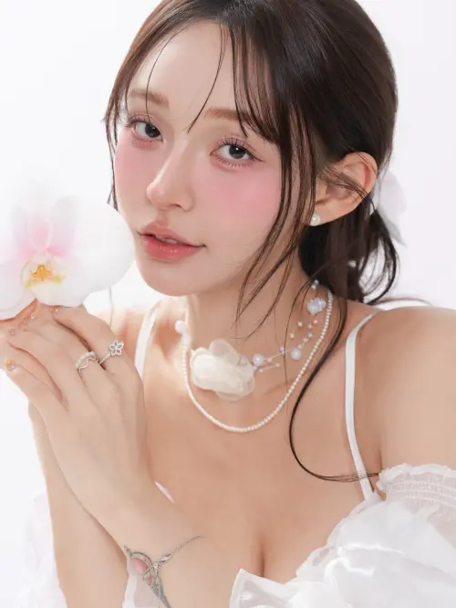 ▲林襄不再走性感路線，風格丕變依然博得好評價。（圖／林襄IG@95_mizuki）