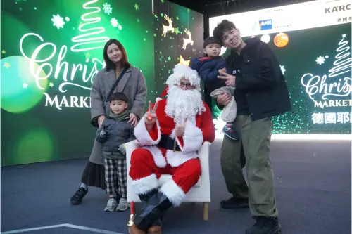 ▲新北耶誕城「Freunde willkommen！德國耶誕市集」活動將於12月5日至12月7日一連三天登場，大小朋友最期待的耶誕老人將驚喜現身陪伴大家。（圖／新北市政府提供www.ntpc.gov.tw/）