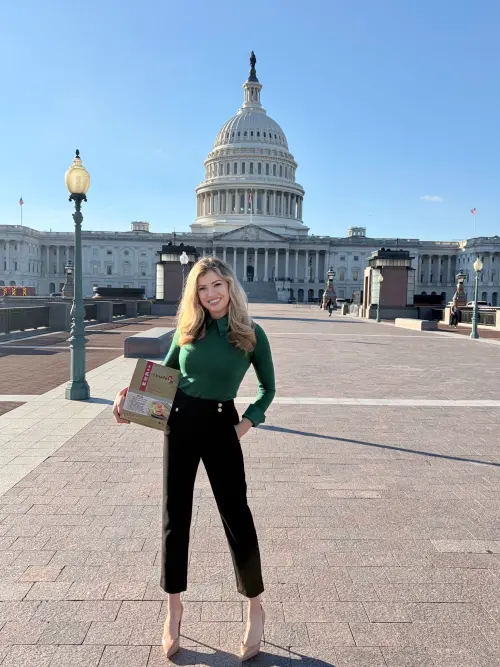 蕭美琴懂送禮！美主持人捧「這一味」打卡國會：好吃到被中國禁了
