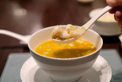 ▲「晶華軒」將在500趴帶來獨家「帝皇蝦西施泡飯」。（圖／記者葉盛耀攝）