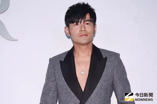 周杰倫為何都在MV中一直走路？連〈恆星不忘〉也狂走　本人回5字
